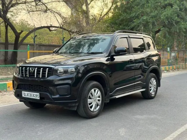 Mahindra Scorpio N Z4 Petrol MT 7 STR E 2023