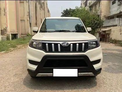 Mahindra TUV300 T6 Plus AMT 2018