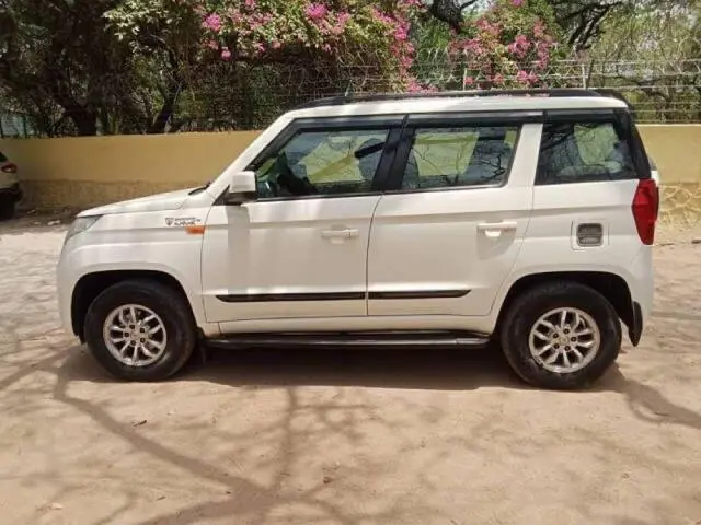 Mahindra TUV300 T8 2017