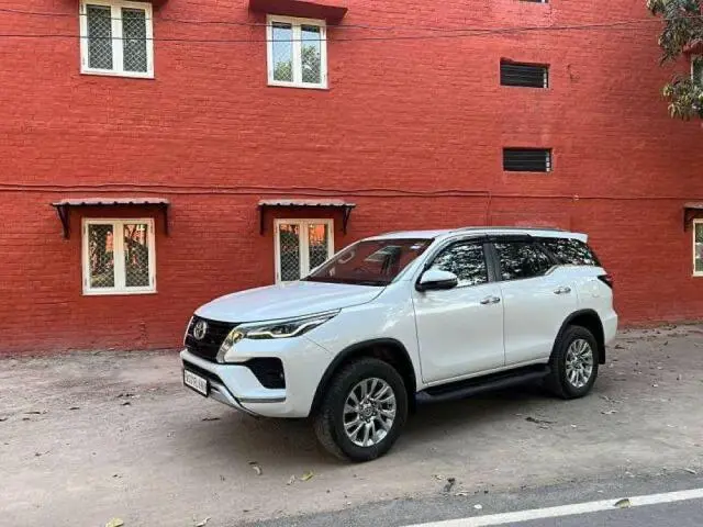 Toyota Fortuner 2.8 4x4 MT 2020