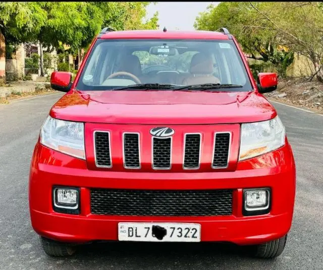 Mahindra TUV300 T8 2015