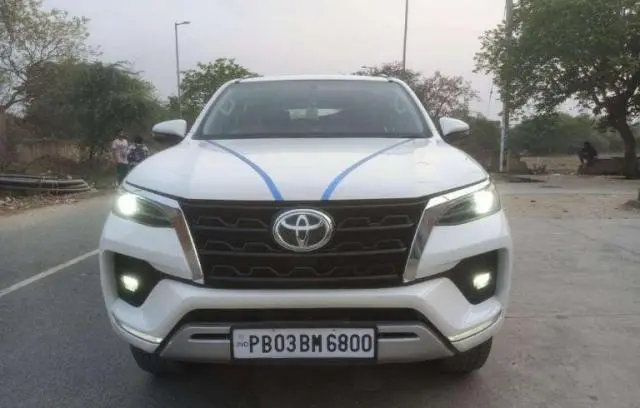 Toyota Fortuner 2.8 4x2 MT 2023