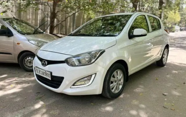 Hyundai i20 Sportz 1.2 (O) 2013