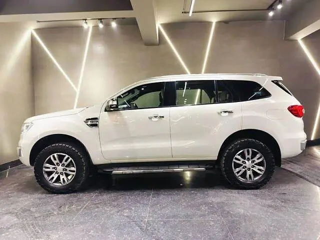 Ford Endeavour Titanium 3.2 4x4 AT 2018