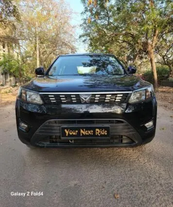 Mahindra XUV300 W6 Petrol 2023
