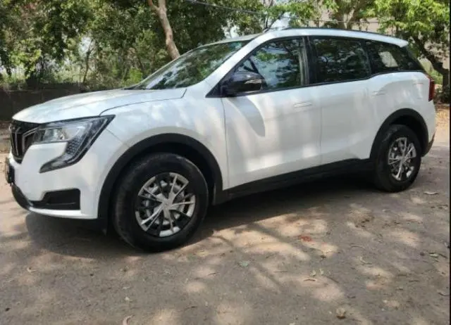 Mahindra XUV700 MX Petrol MT 5 STR 2022