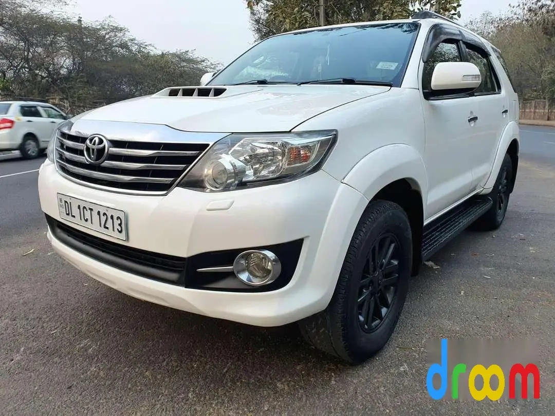 Toyota Fortuner 3.0 4x2 MT 2015