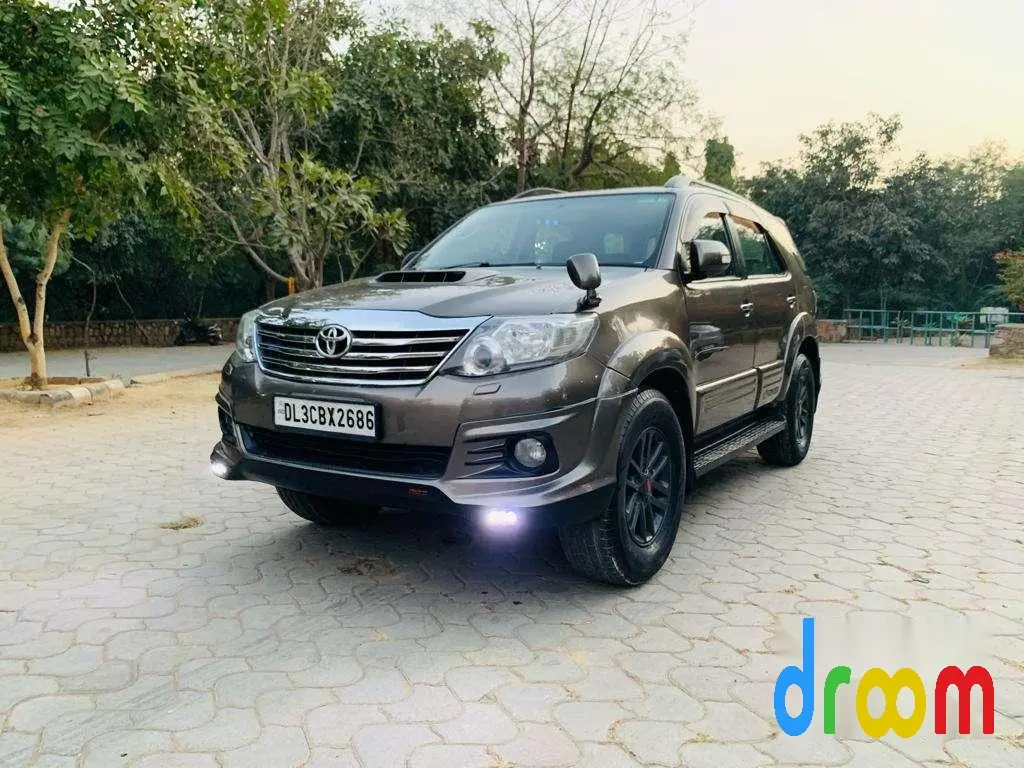 Toyota Fortuner 3.0 4x2 MT 2015
