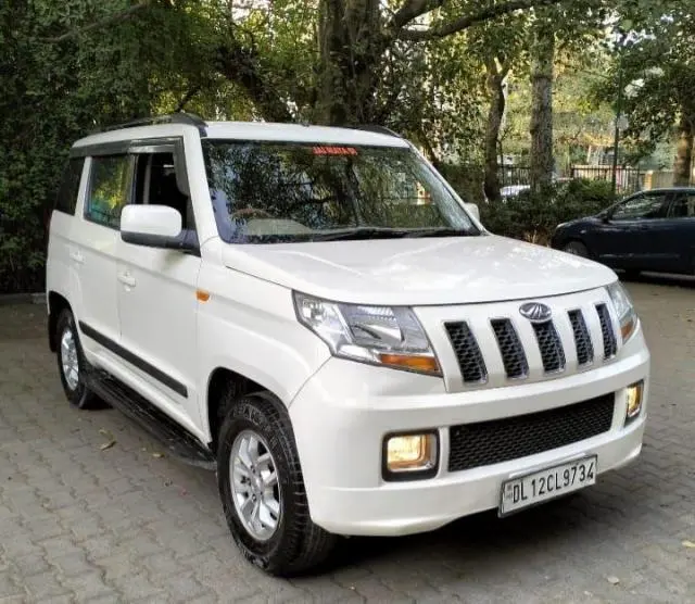 Mahindra TUV300 T8 2017