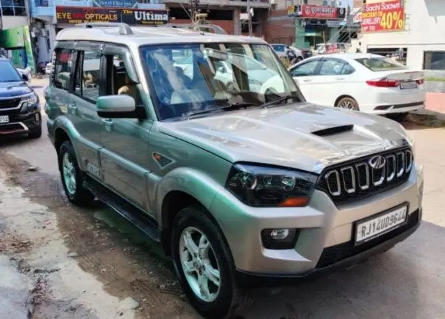 Mahindra Scorpio S10 2015
