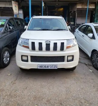 Mahindra TUV300 T6 Plus 2019