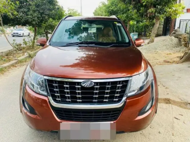 Mahindra XUV500 W7 2019