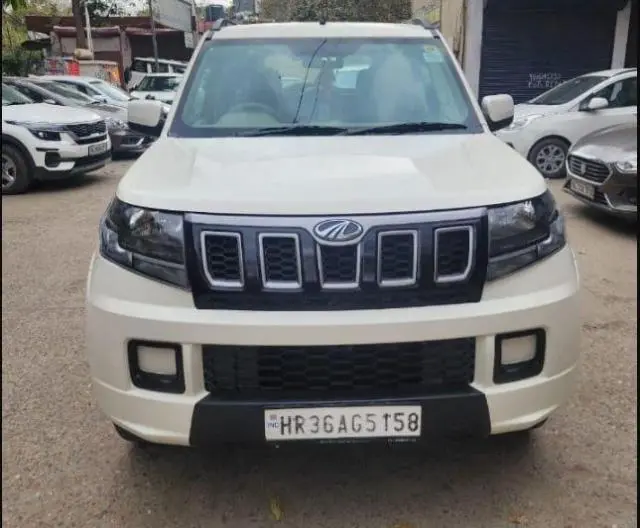 Mahindra TUV300 T6 Plus 2019