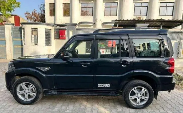 Mahindra Scorpio S6 Plus 2018