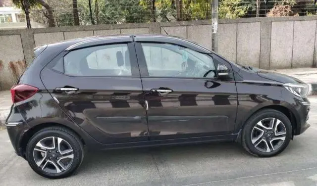 Tata Tiago Revotron XZA Plus 2022