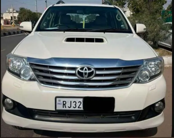 Toyota Fortuner 3.0 4x2 MT 2013