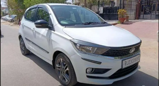 Tata Tiago XT (O) 2021