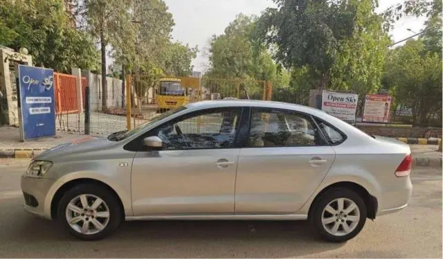 Volkswagen Vento Comfortline 1.6 Petrol 2012