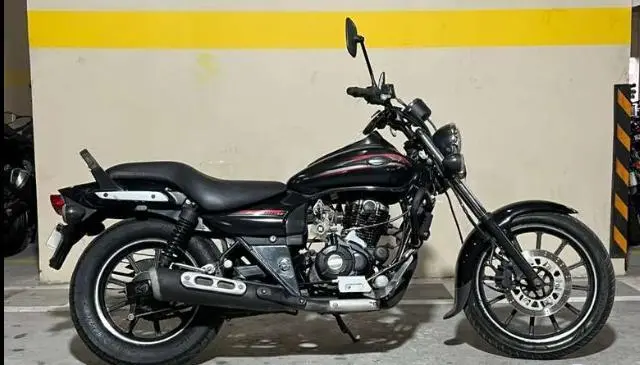 Bajaj Avenger Street 220 2016