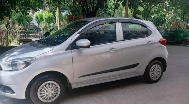 Tata Tiago Revotron XM 2017