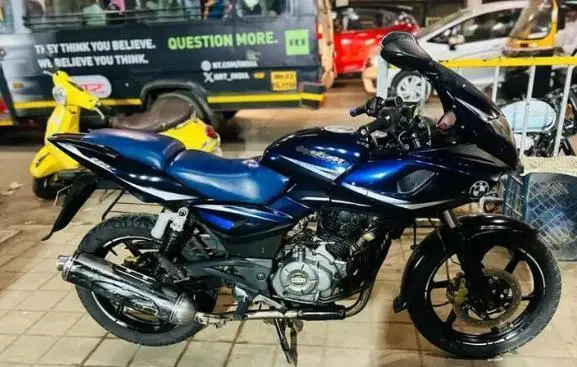 Bajaj Pulsar 220cc 2017