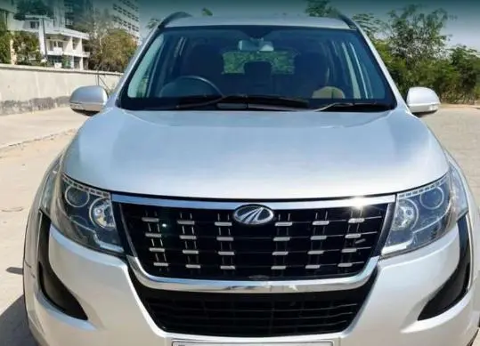 Mahindra XUV500 W7 2019
