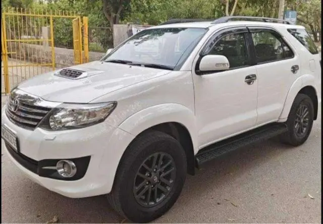 Toyota Fortuner 3.0 4x2 MT 2015