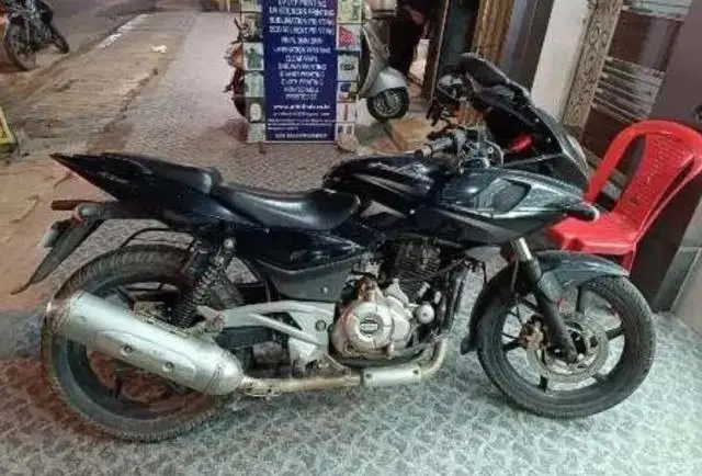 Bajaj Pulsar 220cc 2015