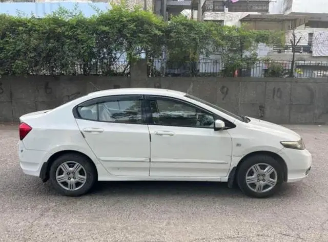 Honda City V i-VTEC 2012