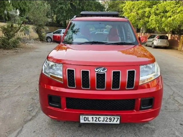 Mahindra TUV300 PLUS P6 2016
