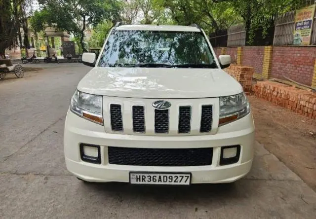 Mahindra TUV300 T6 Plus 2018