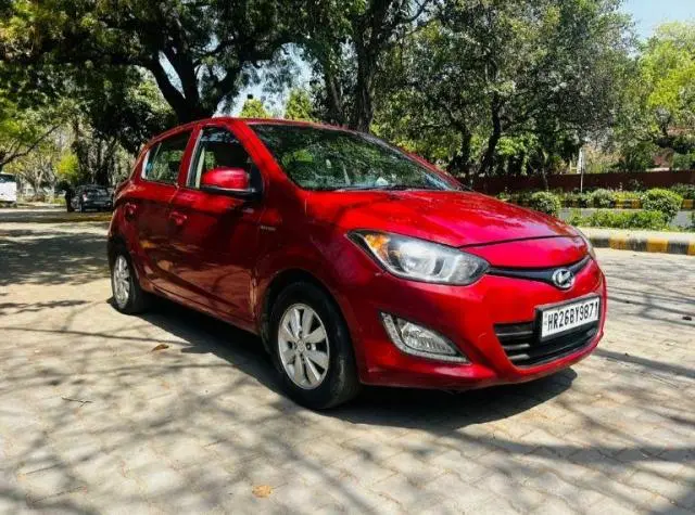 Hyundai i20 Sportz AT 1.4 2013