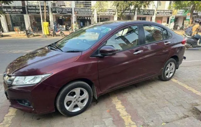 Honda City V i-DTEC 2016