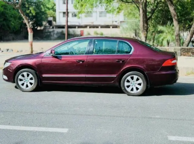 SKODA SUPERB 1.8 Style TSI AT 2013
