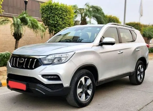Mahindra Alturas G4 4WD AT 2018