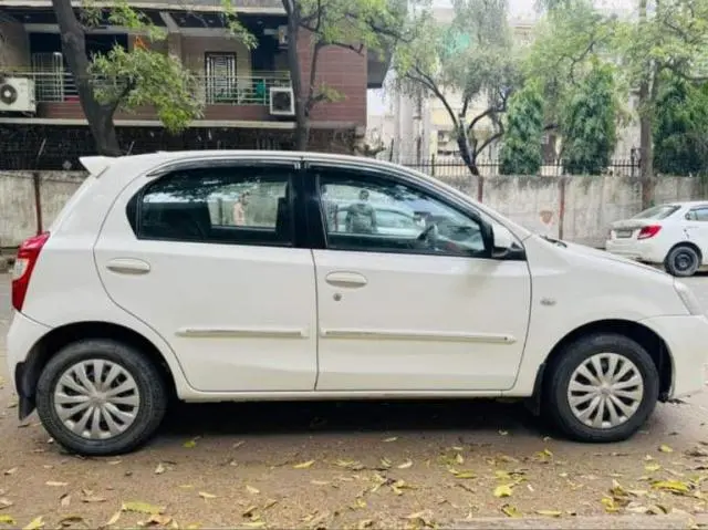 Toyota Etios Liva G 2013