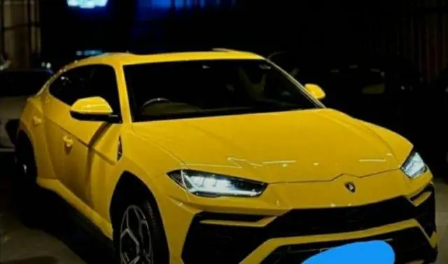 Lamborghini Urus Twin-Turbo V8 2021