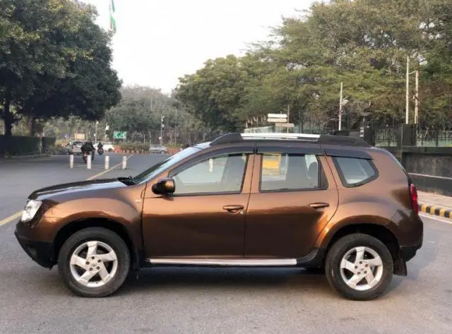 Renault Duster 85 PS RXZ 4X2 MT 2013