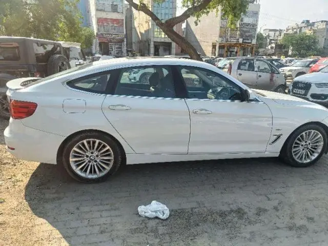 BMW 3 Series GT 330i Luxury Line 2016