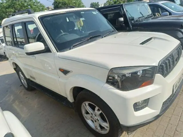 Mahindra Scorpio S10 2017