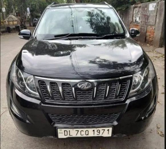 Mahindra XUV500 W6 2018