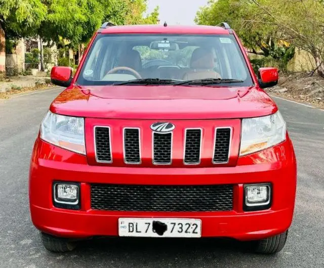 Mahindra TUV300 T8 2015