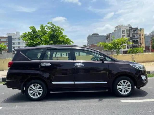 Toyota Innova Crysta 2.4 VX 7 STR 2020