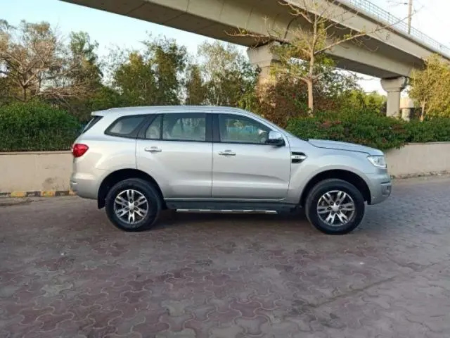 Ford Endeavour Titanium 3.2 4x4 AT 2017