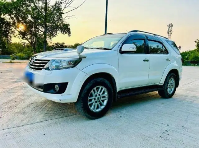 Toyota Fortuner 2.5 4x2 MT TRD Sportivo 2014