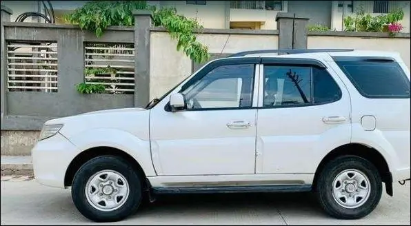 Tata Safari Storme 2.2 EX 4X2 2014