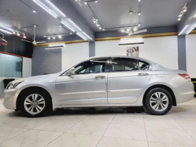 Honda Accord 2.4 i-VTEC MT 2012