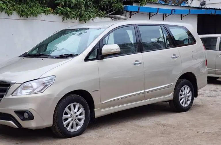 Toyota Innova 2.5 VX 7 STR BS III 2014