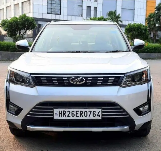 Mahindra XUV300 W8 Diesel BS6 (Optional Pack Dual Tone) 2021