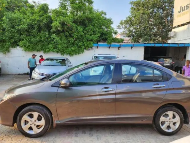 Honda City 1.5 V MT 2016